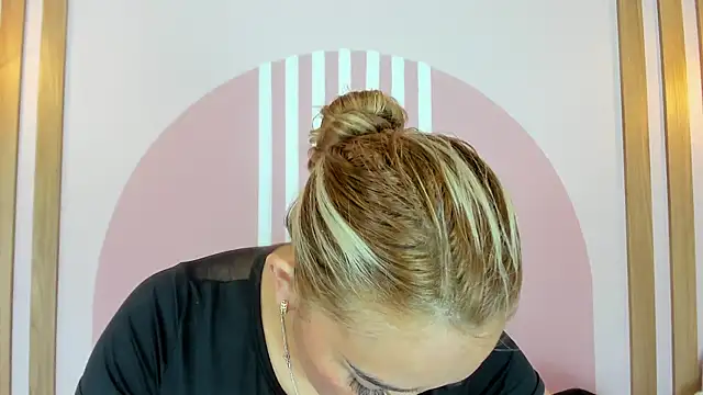 Lannajansen online show from 04/08/26, 01:33