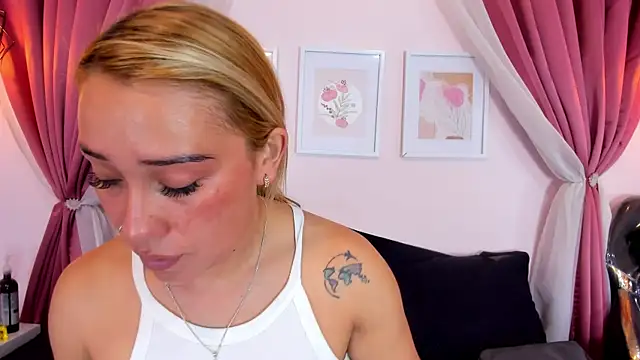 Lannajansen online show from 04/22/26, 01:56