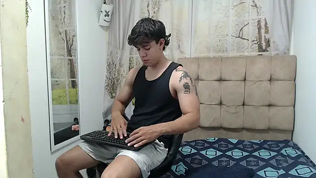HENRY SENNI online show from 09/25/25, 05:05