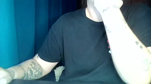 bunnyfox420 online show from 10/03/25, 12:51