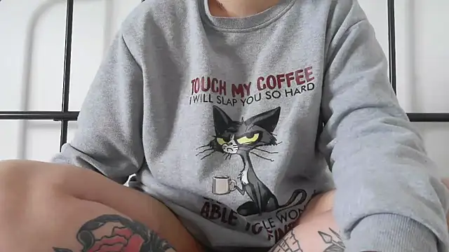 bunnyfox420 online show from 04/14/26, 04:02