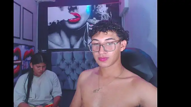 Snapshot of jordi_and_mia chatting on 01/22/25, 06:10 jordi and mia online show from 01/22/25, 06:10