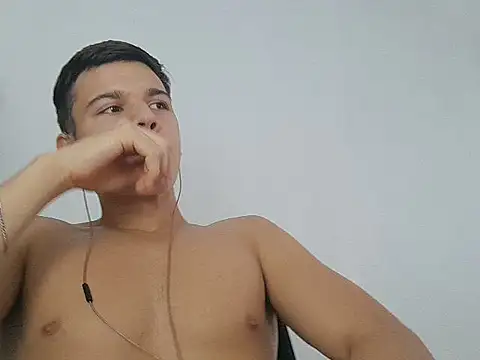 vitorsafado19 online show from 02/13/25, 05:44