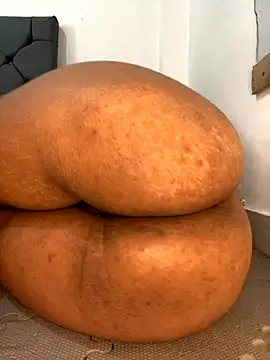 Snapshot of Charlotte_bronxxx chatting on 09/14/25, 06:29 Charlotte bronxxx online show from 09/14/25, 06:29