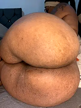 Snapshot of Charlotte_bronxxx chatting on 12/03/25, 10:52 Charlotte bronxxx online show from 12/03/25, 10:52