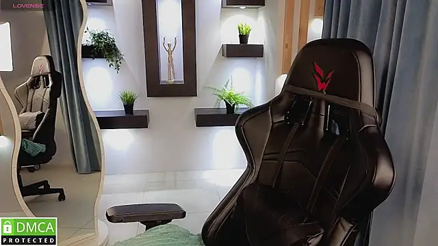 Snapshot of lu_muon chatting on 11/12/25, 01:17 lu muon online show from 11/12/25, 01:17