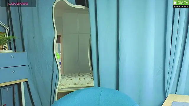 Snapshot of lu_muon chatting on 02/15/26, 12:47 lu muon online show from 02/15/26, 12:47