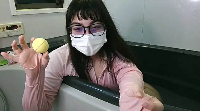 Snapshot of Sisi_cute chatting on 02/10/25, 02:37 Sisi cute online show from 02/10/25, 02:37