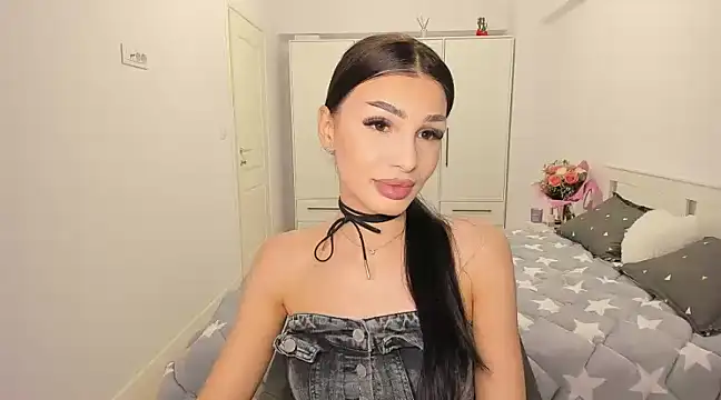 HelenShawn online show from 02/25/25, 06:42