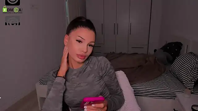 HelenShawn online show from 09/25/25, 07:34