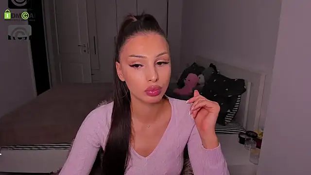 HelenShawn online show from 10/10/25, 08:19