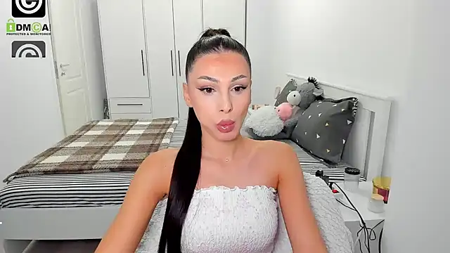 HelenShawn online show from 11/06/25, 09:37