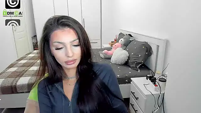 HelenShawn online show from 12/03/25, 09:24