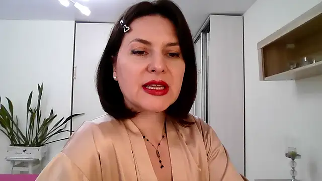 Victoria Glam online show from 04/06/26, 02:51