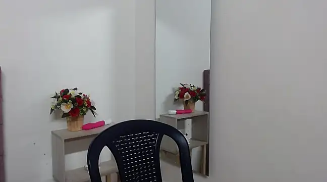 Snapshot of Sofii_Queen_ chatting on 01/22/25, 06:10 Sofii Queen online show from 01/22/25, 06:10