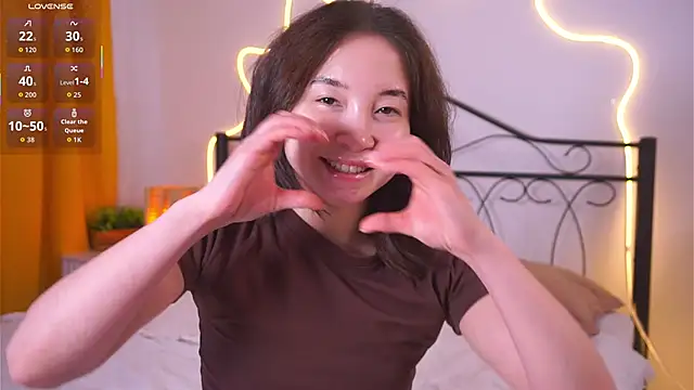 VeronaCritchlow online show from 04/02/26, 07:39