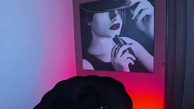 Snapshot of QueenOfHaze chatting on 11/21/25, 03:22 QueenOfHaze online show from 11/21/25, 03:22