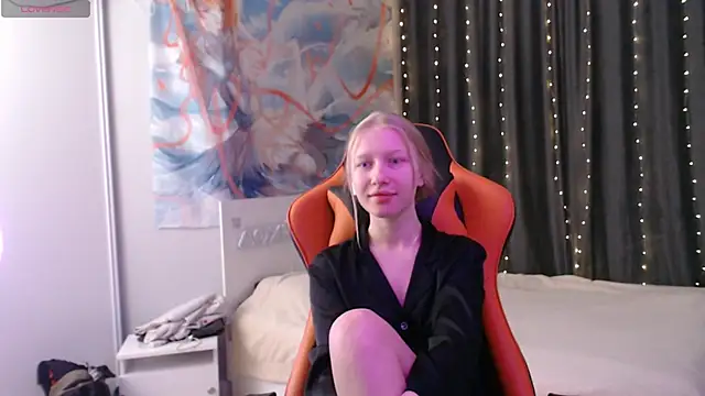 Snapshot of crystalyss chatting on 01/24/25, 07:49 crystalyss online show from 01/24/25, 07:49
