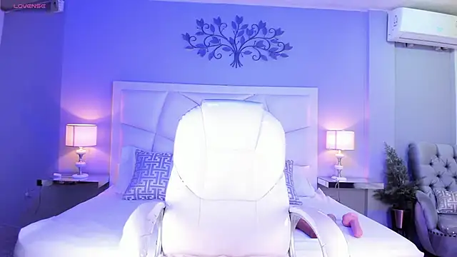 ZoeySnow online show from 02/26/25, 12:14