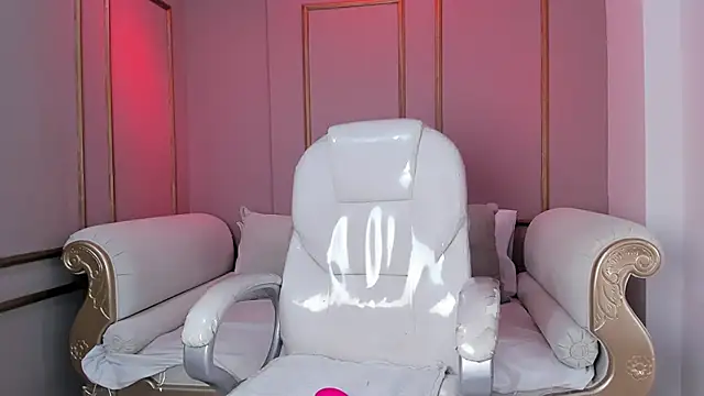 ZoeySnow online show from 12/16/25, 12:21