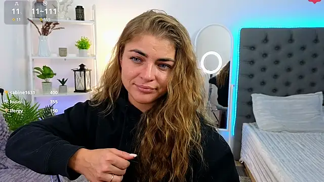 Donna Sun online show from 02/19/25, 06:33