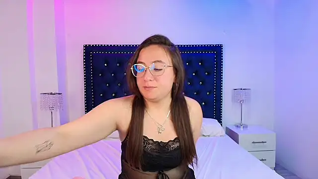 Lilyy evans online show from 02/21/25, 10:07