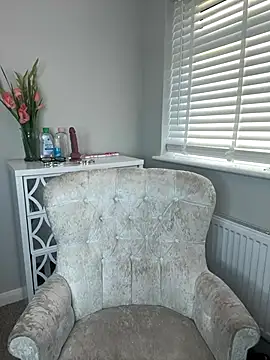 MakemeMillie1 online show from 09/24/25, 06:28