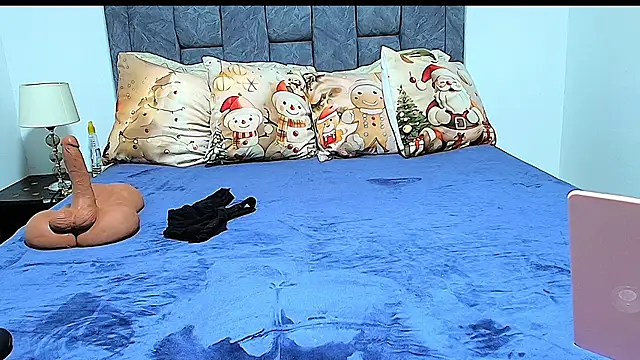 MeganCrow online show from 11/29/25, 05:38