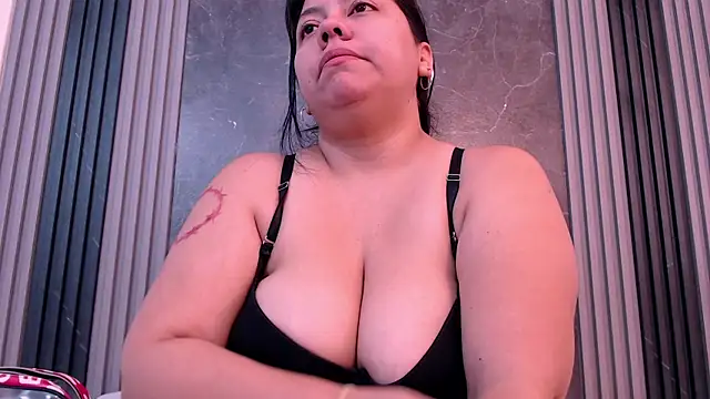 AmmyPike1 online show from 09/09/25, 12:15