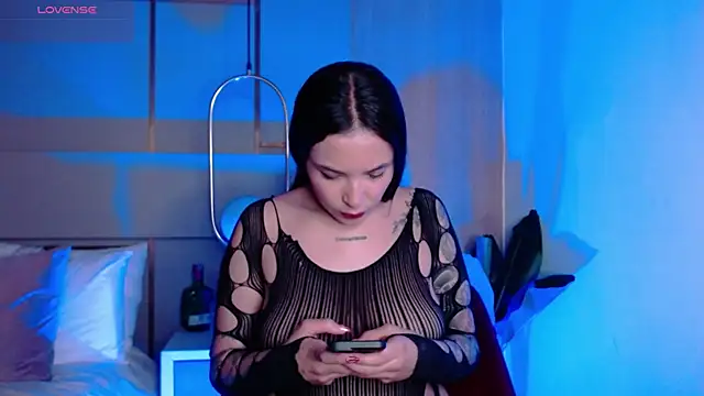 Victoria Collinns online show from 10/24/25, 12:12