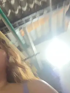 Snapshot of masmelorosa chatting on 11/11/25, 04:23 masmelorosa online show from 11/11/25, 04:23