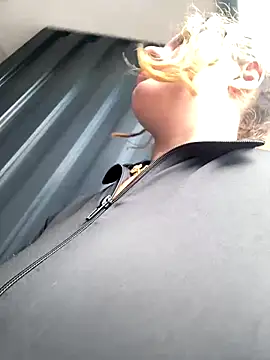 Snapshot of masmelorosa chatting on 11/13/25, 07:35 masmelorosa online show from 11/13/25, 07:35