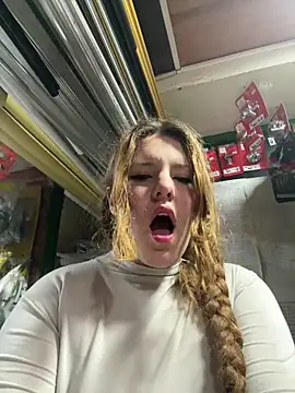 Snapshot of masmelorosa chatting on 12/14/25, 02:28 masmelorosa online show from 12/14/25, 02:28