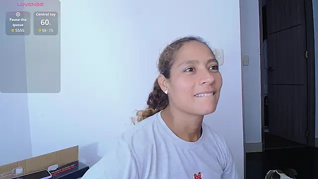 Zoedaniels online show from 10/24/25, 02:08