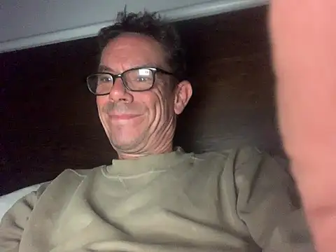 Snapshot of Kenhornu chatting on 03/16/26, 10:08 Kenhornu online show from 03/16/26, 10:08