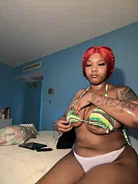 Snapshot of squirmxx10 chatting on 02/18/25, 09:42 squirmxx10 online show from 02/18/25, 09:42