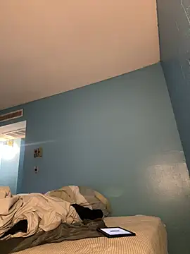 Snapshot of squirmxx10 chatting on 03/07/25, 09:29 squirmxx10 online show from 03/07/25, 09:29