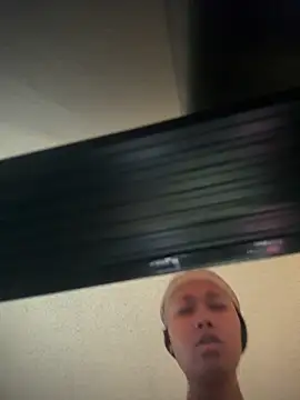 Snapshot of squirmxx10 chatting on 01/07/26, 11:07 squirmxx10 online show from 01/07/26, 11:07