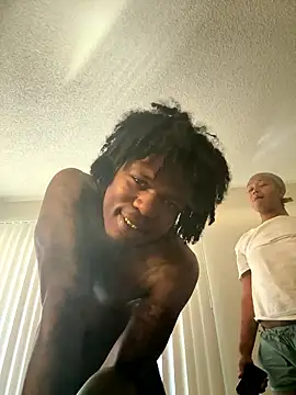 Snapshot of squirmxx10 chatting on 01/18/26, 10:24 squirmxx10 online show from 01/18/26, 10:24