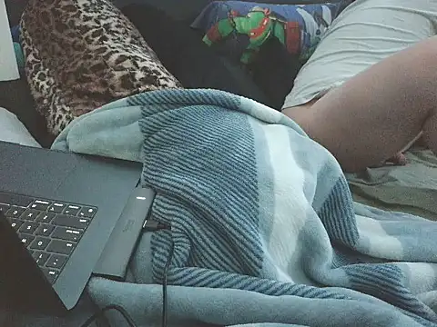 JuiicyASIAN online show from 11/21/25, 10:14