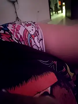 Snapshot of milfjade01 chatting on 10/25/25, 10:37 milfjade01 online show from 10/25/25, 10:37