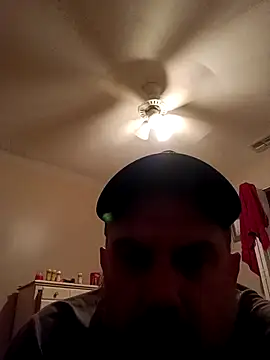 Snapshot of mrcox420 chatting on 02/01/25, 05:49 mrcox420 online show from 02/01/25, 05:49