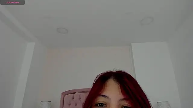 Snapshot of Kendall__Fox chatting on 09/09/25, 03:50 Kendall Fox online show from 09/09/25, 03:50