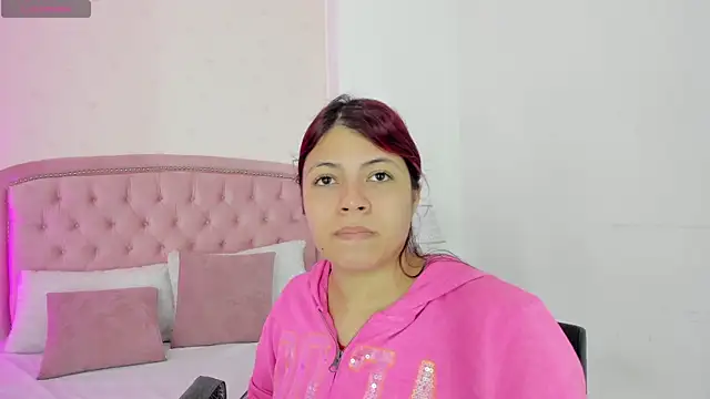 Kendall  Fox online show from 10/25/25, 05:15