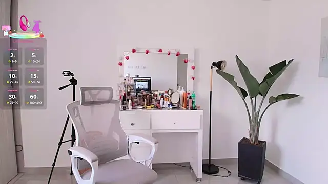 LairaScott online show from 03/11/26, 09:43