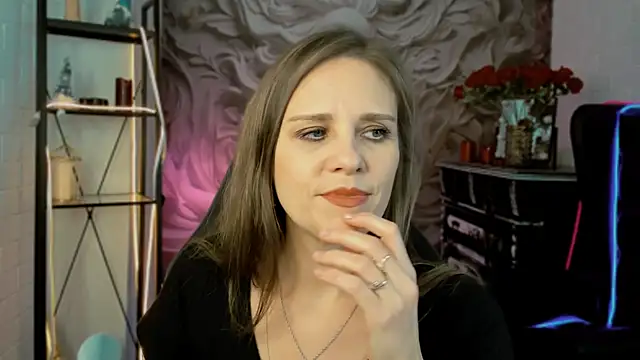 Snapshot of EmiliaBedy chatting on 02/17/25, 12:27 EmiliaBedy online show from 02/17/25, 12:27