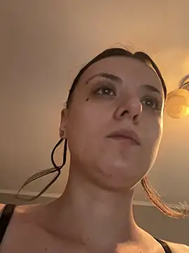 Snapshot of bunnythetailor chatting on 02/02/25, 07:14 bunnythetailor online show from 02/02/25, 07:14