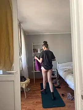 Snapshot of bunnythetailor chatting on 02/06/25, 10:26 bunnythetailor online show from 02/06/25, 10:26