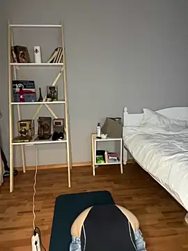 Snapshot of bunnythetailor chatting on 02/14/25, 11:09 bunnythetailor online show from 02/14/25, 11:09