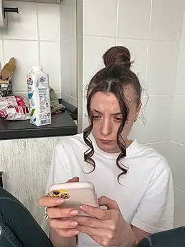 Snapshot of bunnythetailor chatting on 02/17/25, 09:56 bunnythetailor online show from 02/17/25, 09:56